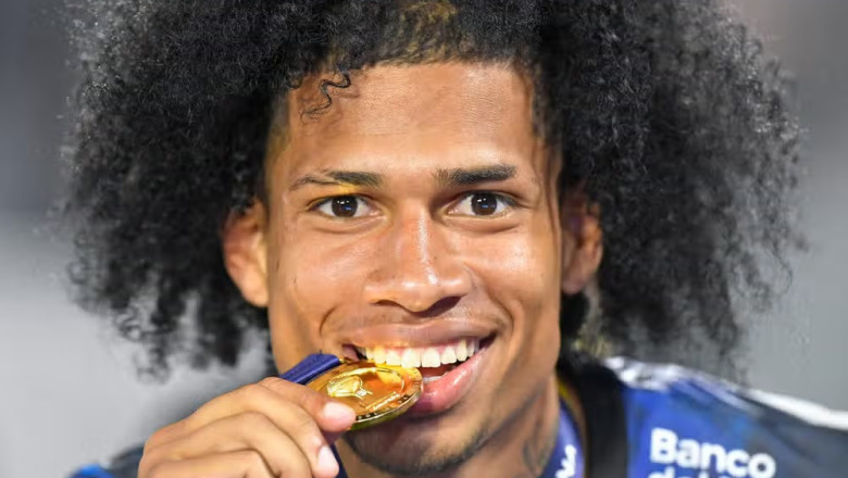 Ecuadorian Footballer Marco Angulo Dies in Tragic Car Crash