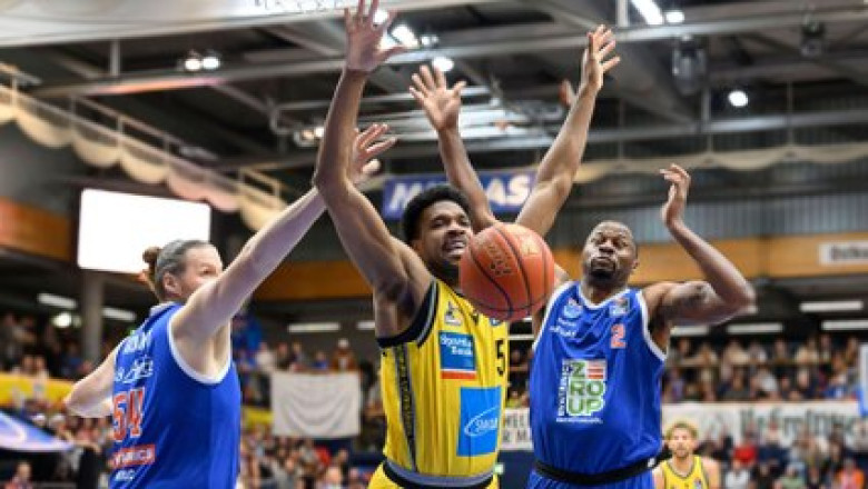 Simon stemmt sich dagegen - MBC bezwingt Ludwigsburg