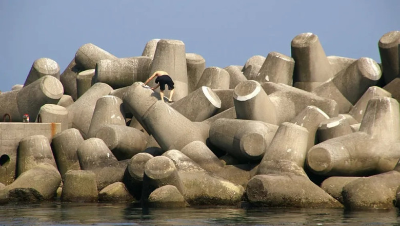 The Mysterious Tetrapods: Guardians of the Coastline Revealed!