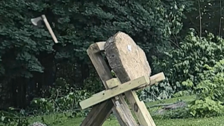 Satisfying Tomahawk Throw: Watch This Epic Shot Rotate & Slice!