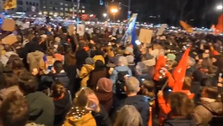 100,000 Strong: Berlin's Massive March Against Fascism!