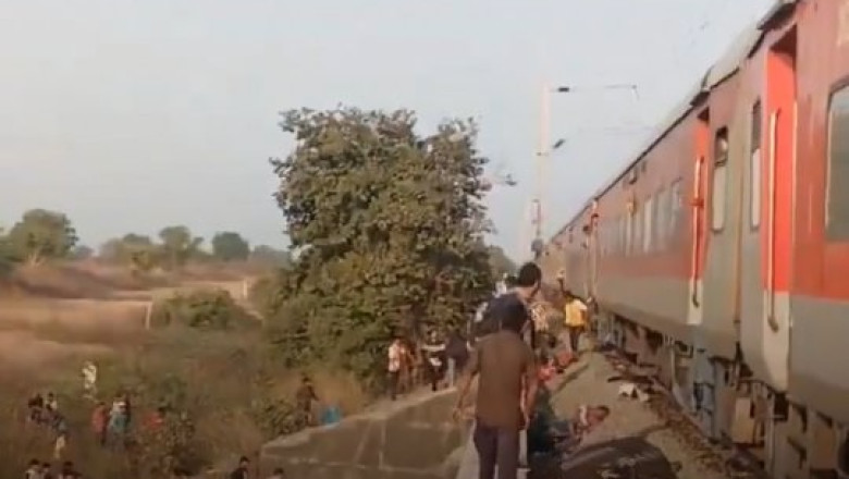Tragic Train Collision in Maharashtra: Viral Video Captures Heart-Wrenching Incident